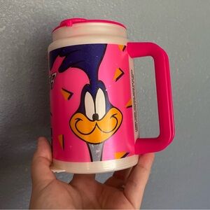 Roadrunner 1994 Coca Cola Wal Mart Looney Tunes
Plastic Whirley Mug